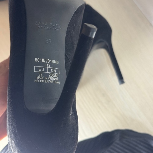 Zara Elegant Black Over-the-Knee sock Boots - Picture 3 of 3